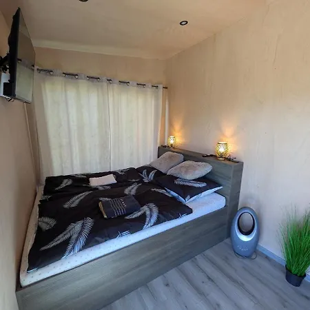 Tiny House *